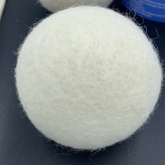 Woolen dryer balls NEW not cc eligible - Picture 4 of 4